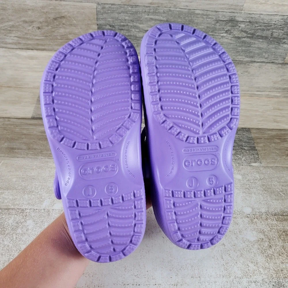 Crocs Classic Galaxy Clogs‎ Kids Sz 5 J5 M Purple Round Toe Slip-On Slingback